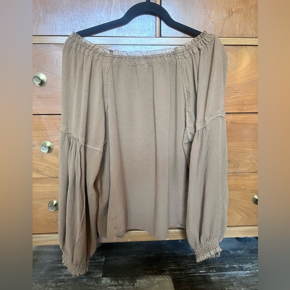 Free People Brown boho flowy crop top cold shoulder bell sleeves • size Large - Picture 2 of 13